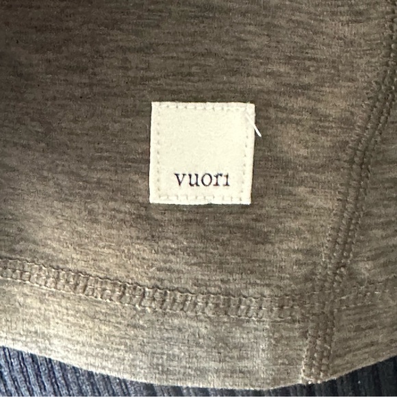 💪Vuori Cresent After Yoga 1/2 Zip Top💪 - Picture 5 of 10